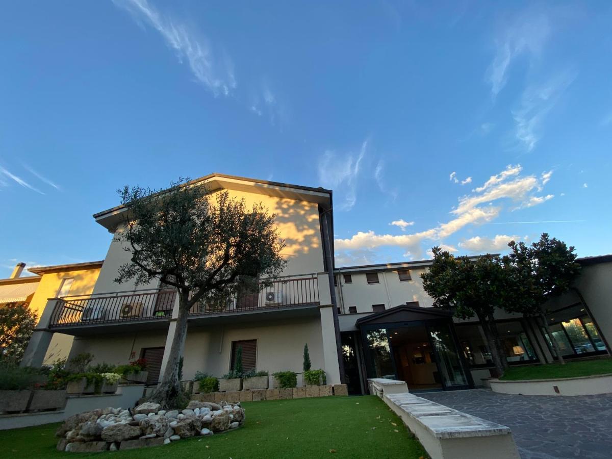 Le Grazie Hotel Ассизи Экстерьер фото
